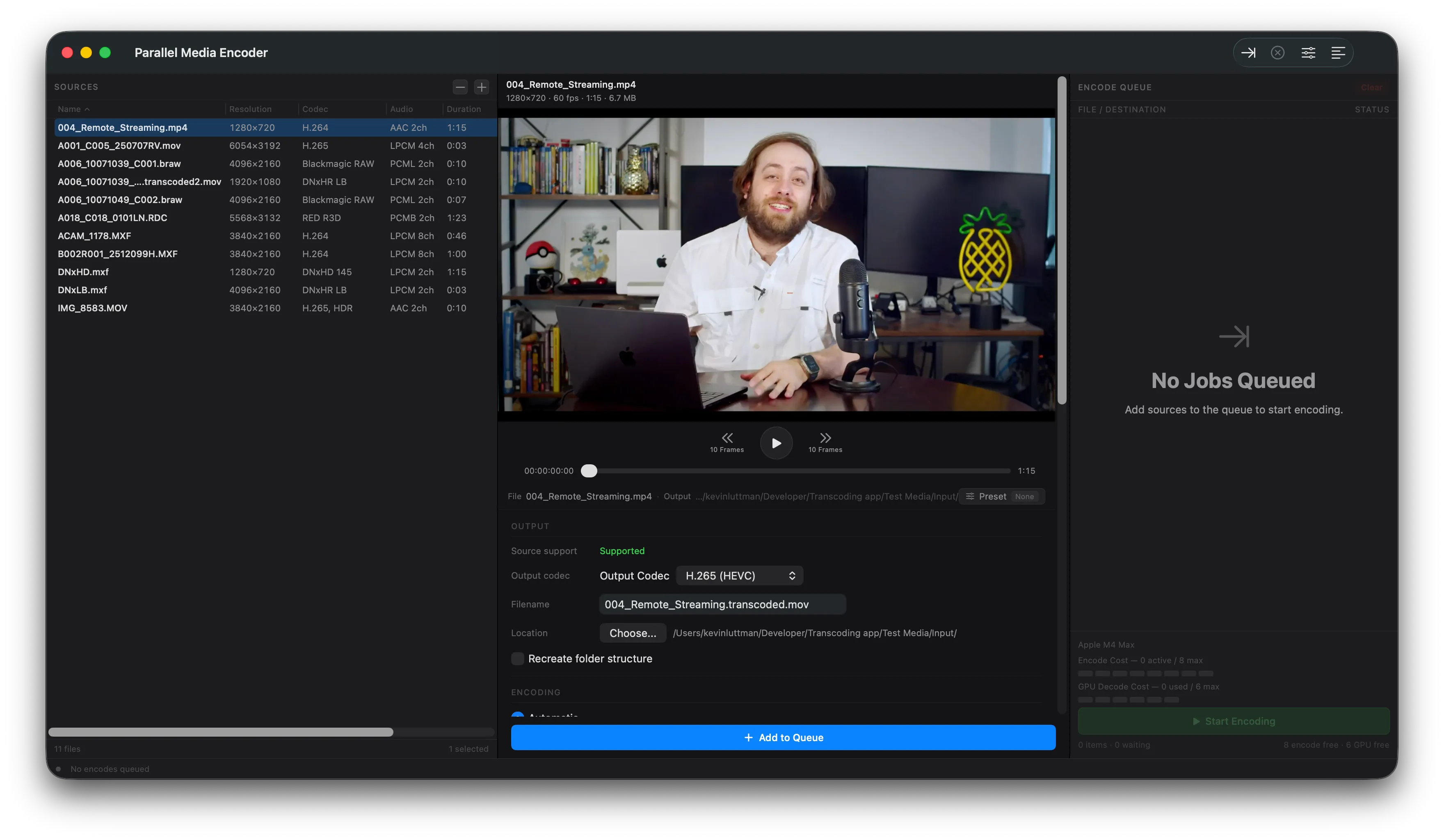 App overview showing source panel, preview, and queue